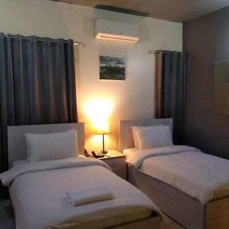Elet Business Hotel Karachi Luaran gambar