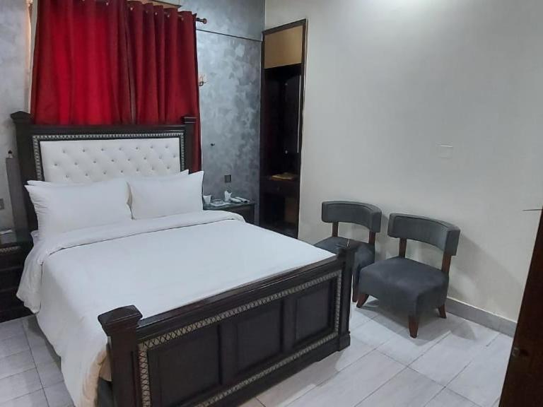 Elet Business Hotel Karachi Luaran gambar