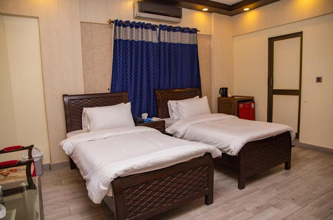 Elet Business Hotel Karachi Luaran gambar