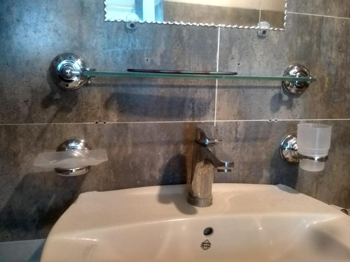 Elet Business Hotel Karachi Luaran gambar