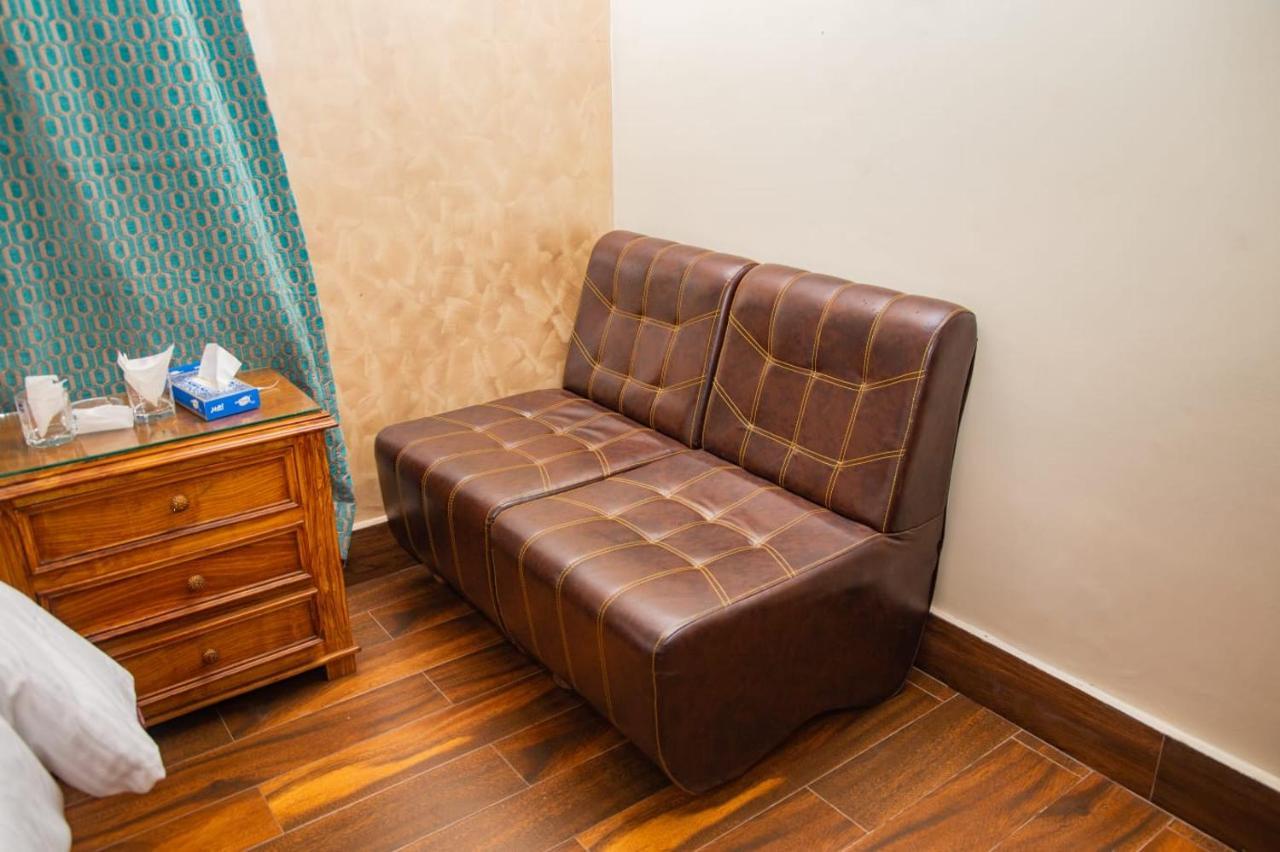 Elet Business Hotel Karachi Luaran gambar