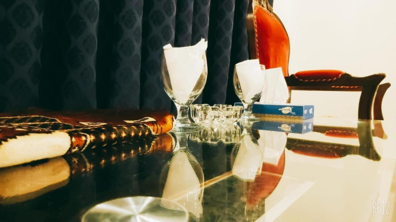 Elet Business Hotel Karachi Luaran gambar