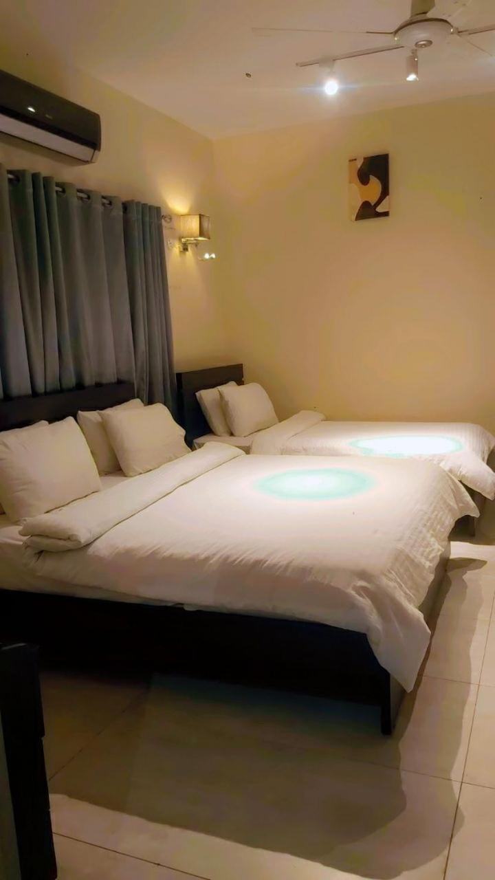 Elet Business Hotel Karachi Luaran gambar