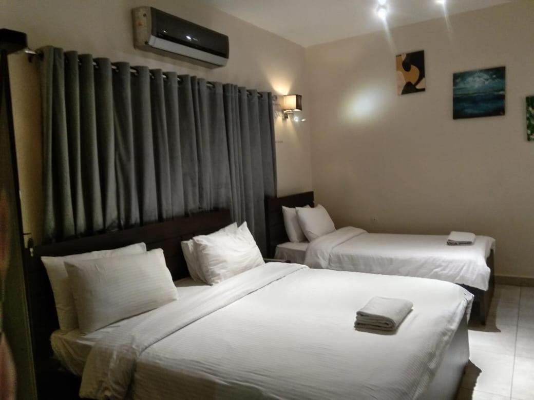 Elet Business Hotel Karachi Luaran gambar